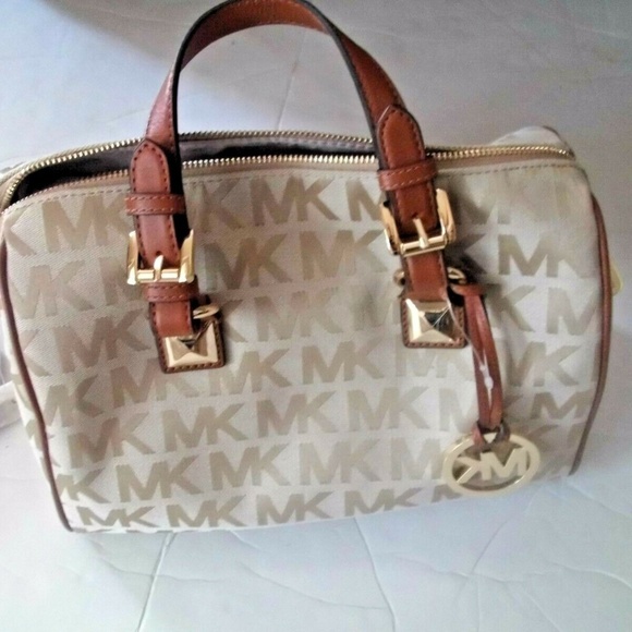Michael Kors Camel Luggage Signature Medium Satche - Picture 1 of 8